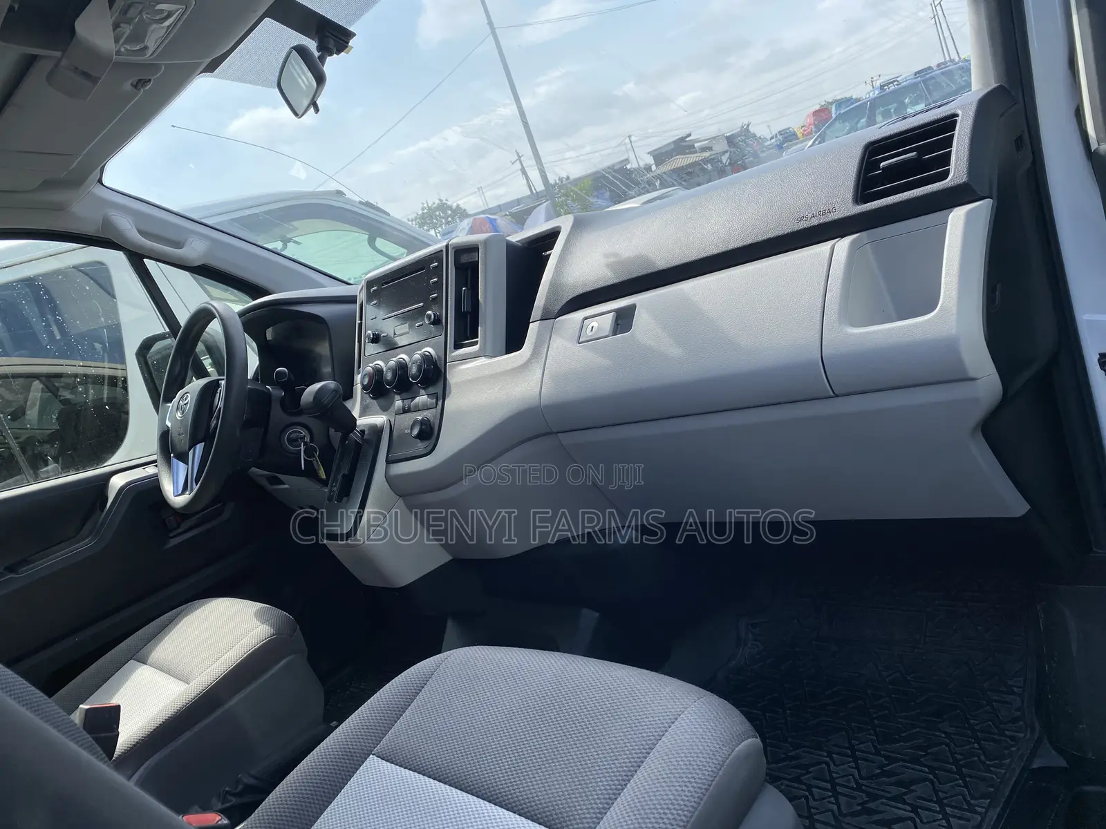 Toyota HiAce 2021 White