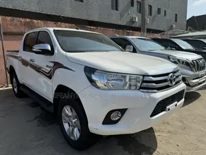 Toyota Hilux 2019 White