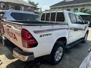 Toyota Hilux 2019 White