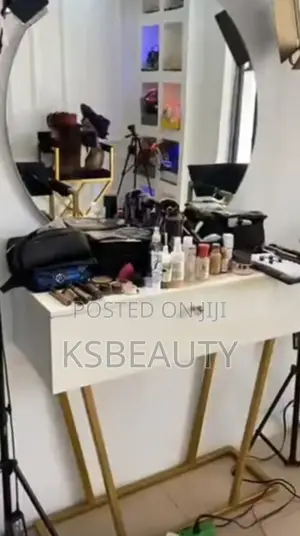 Photo - Makeup Artist