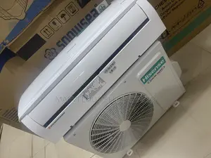 Super Clean 2weeks Used Hisense 1:5hp Inverter AC Available