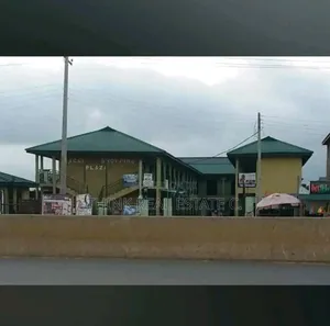 Shopping Complex Along Aduwawa Main Road on a 100/150 Land