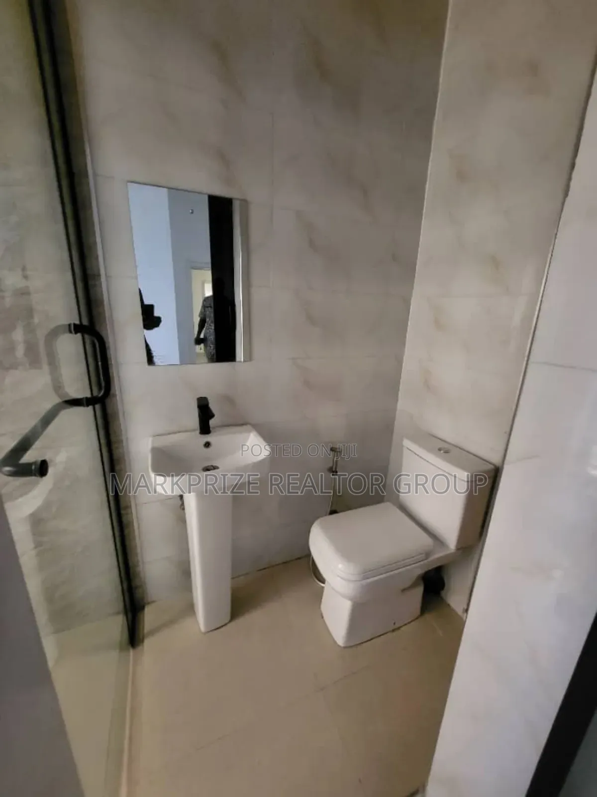 Furnished 3bdrm Penthouse in Shonibare Estate for rent in Shonibare