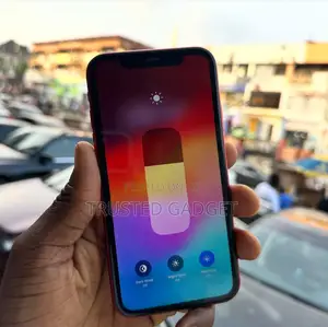 Apple iPhone 11 64 GB Red