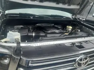 Toyota Sequoia 2015 Silver