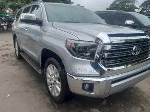 Toyota Sequoia 2015 Silver