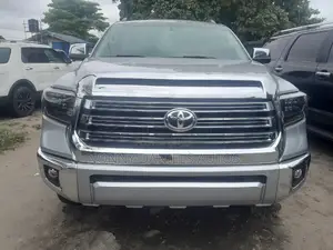 Toyota Sequoia 2015 Silver