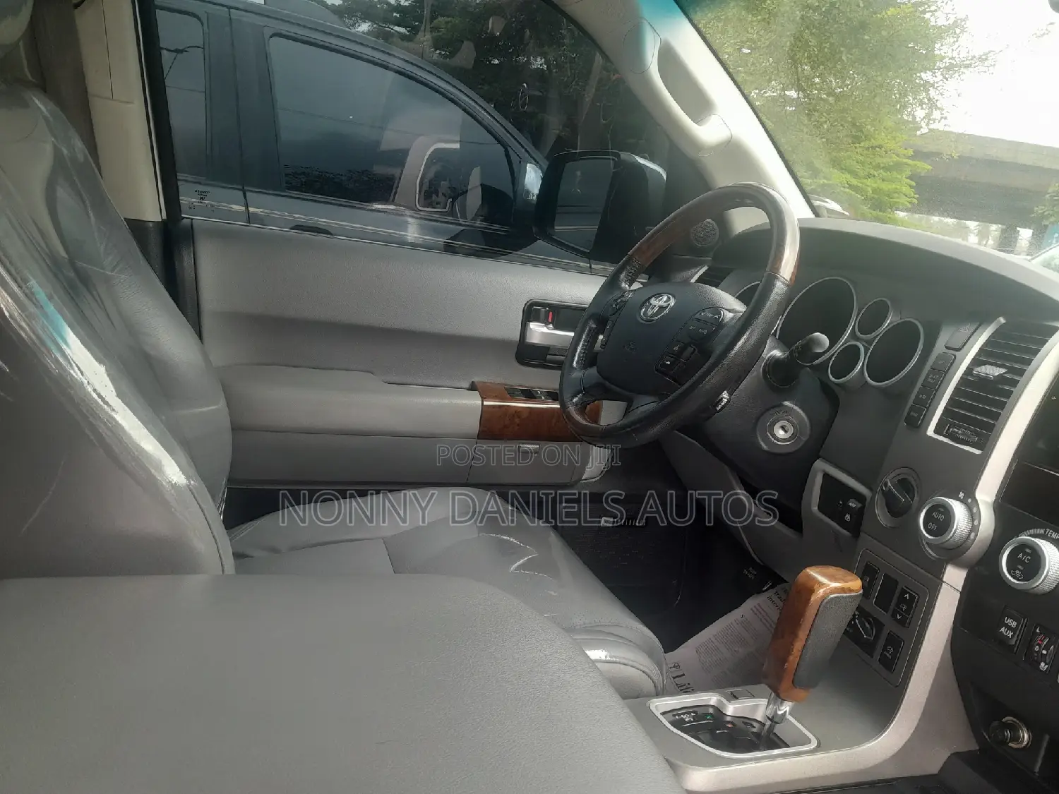 Toyota Sequoia 2015 Silver