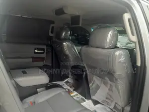Toyota Sequoia 2015 Silver
