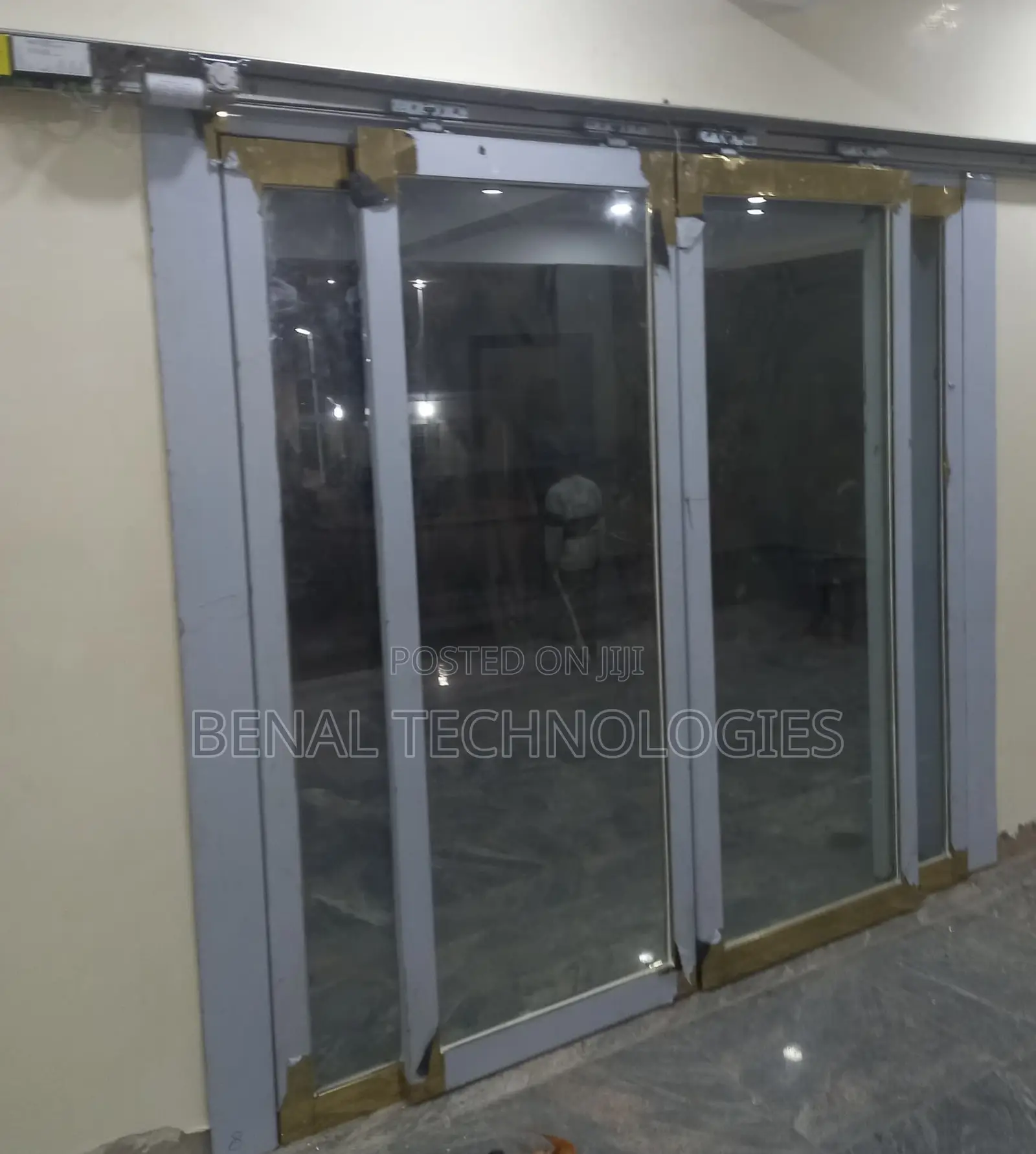 Automatic Glass Door With Sensor Integration