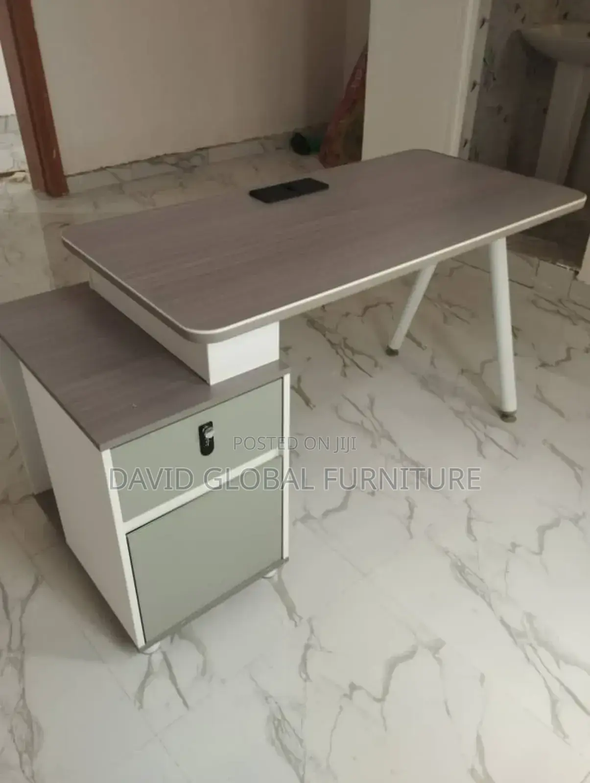 Top Quality Office Table