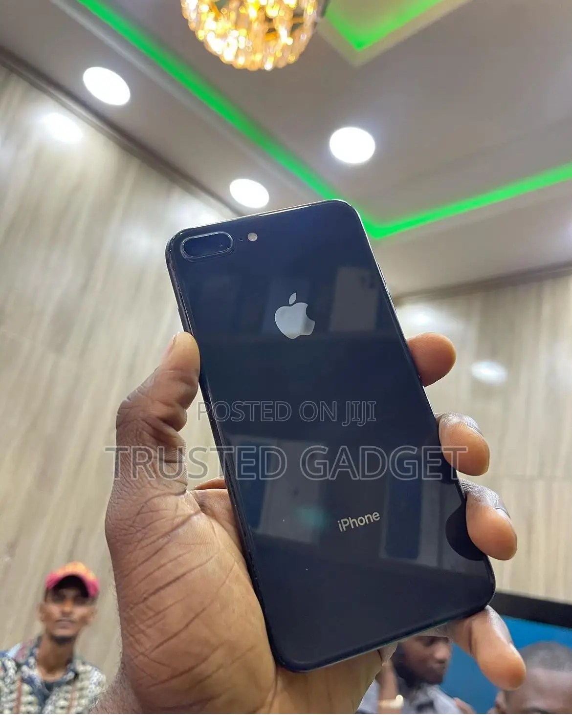 Apple iPhone 8 Plus 64 GB Black