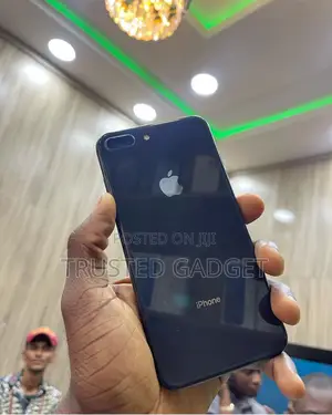 Apple iPhone 8 Plus 64 GB Black