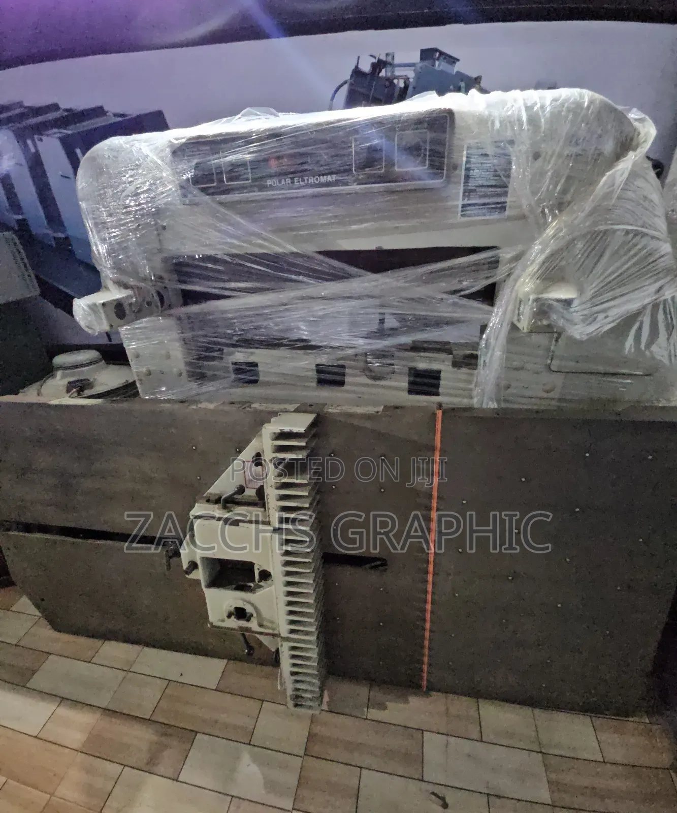 Polar Mohr 82, Paper Cutting Machine