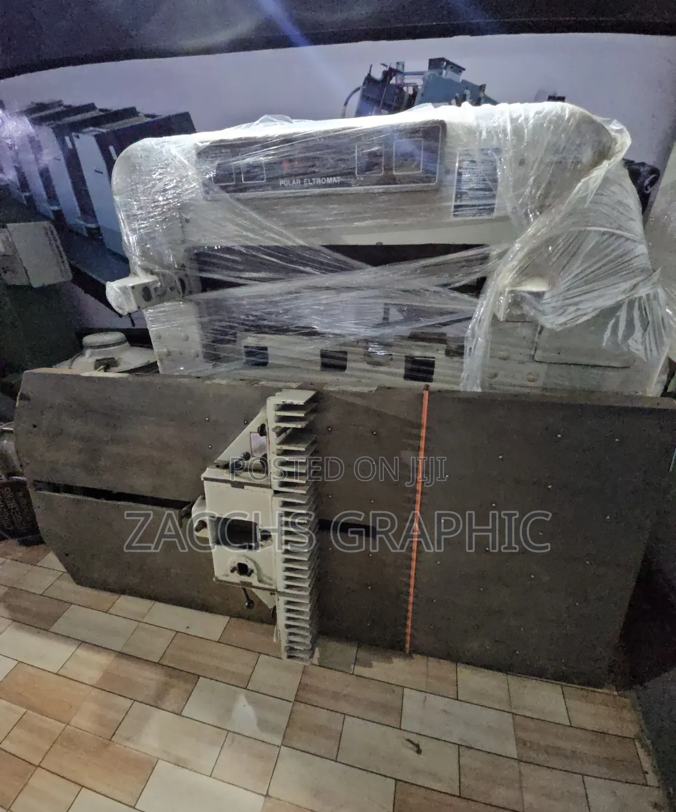 Polar Mohr 82, Paper Cutting Machine