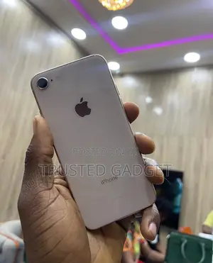 Apple iPhone 8 64 GB Gold