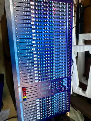 Soundcraft LX7 32 Channels Mixer
