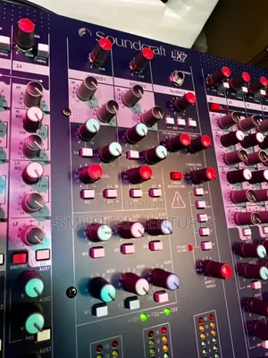 Soundcraft LX7 32 Channels Mixer