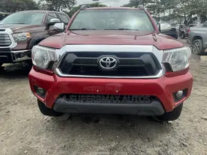Toyota Tacoma 2013 Red