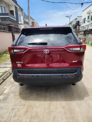 Toyota RAV4 XLE AWD 2020 Red