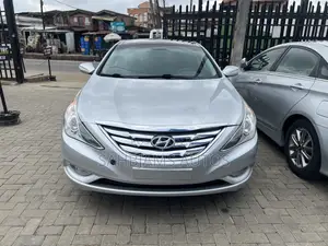Hyundai Sonata Limited 2.0T Sedan (2.0L 4cyl 6A) 2012 Silver