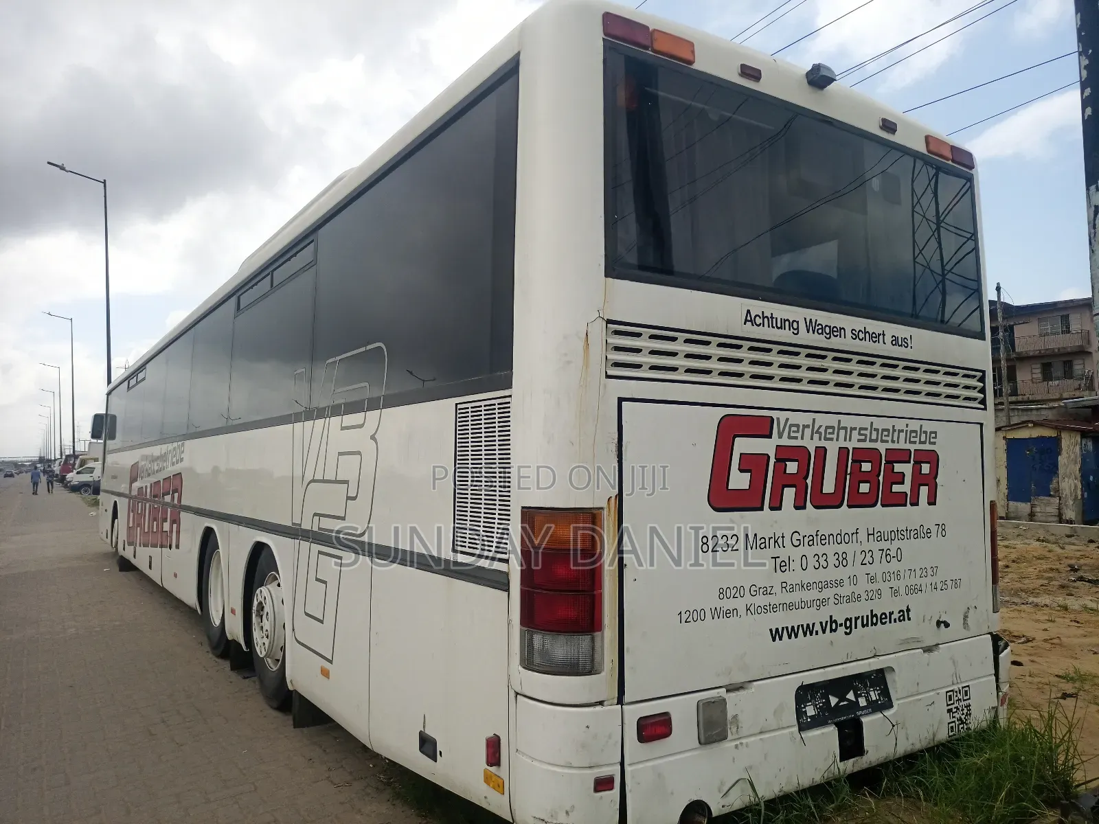 Bus 2009 White