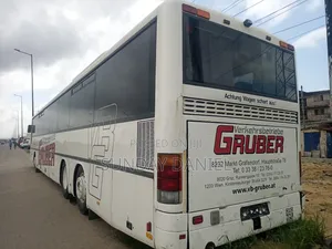 Bus 2009 White