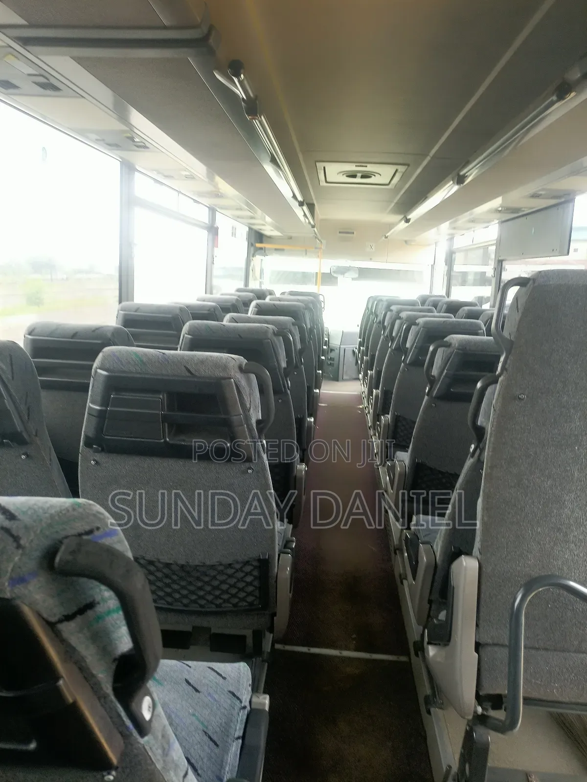 Bus 2009 White