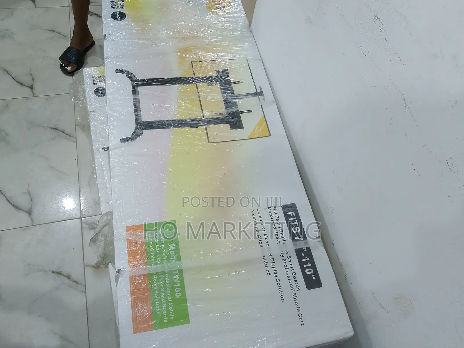 The Adjustable Moveable TV Hanger -Tw100