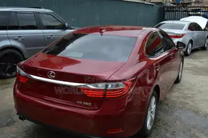 Lexus ES 2013 Red