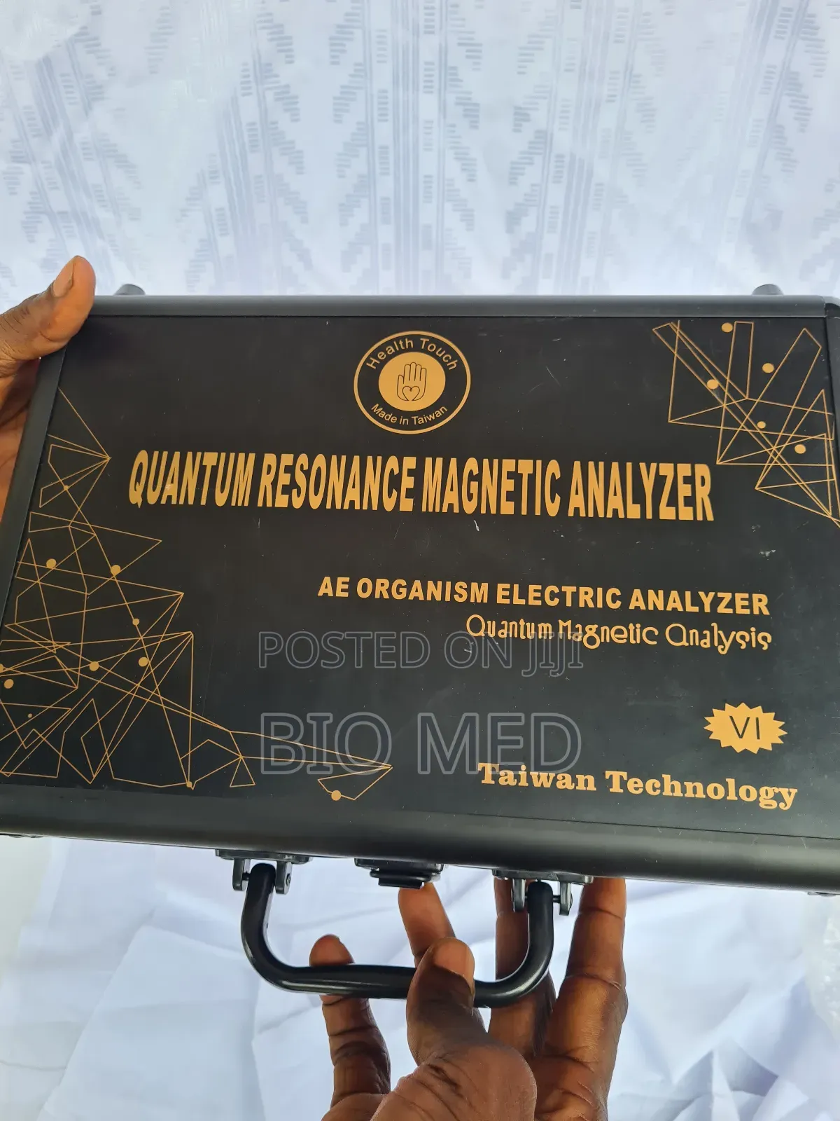Quantum Resonance Magnetic Analyzer With Massage Function