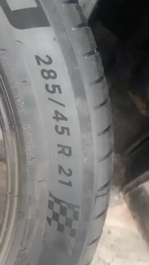 Latest Michelin 285/45/21 Premium Quality