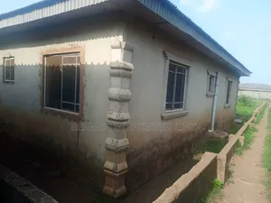 2bdrm Bungalow in Chairman Bustop, Ikorodu for sale