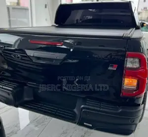 Toyota Hilux 2024 Black