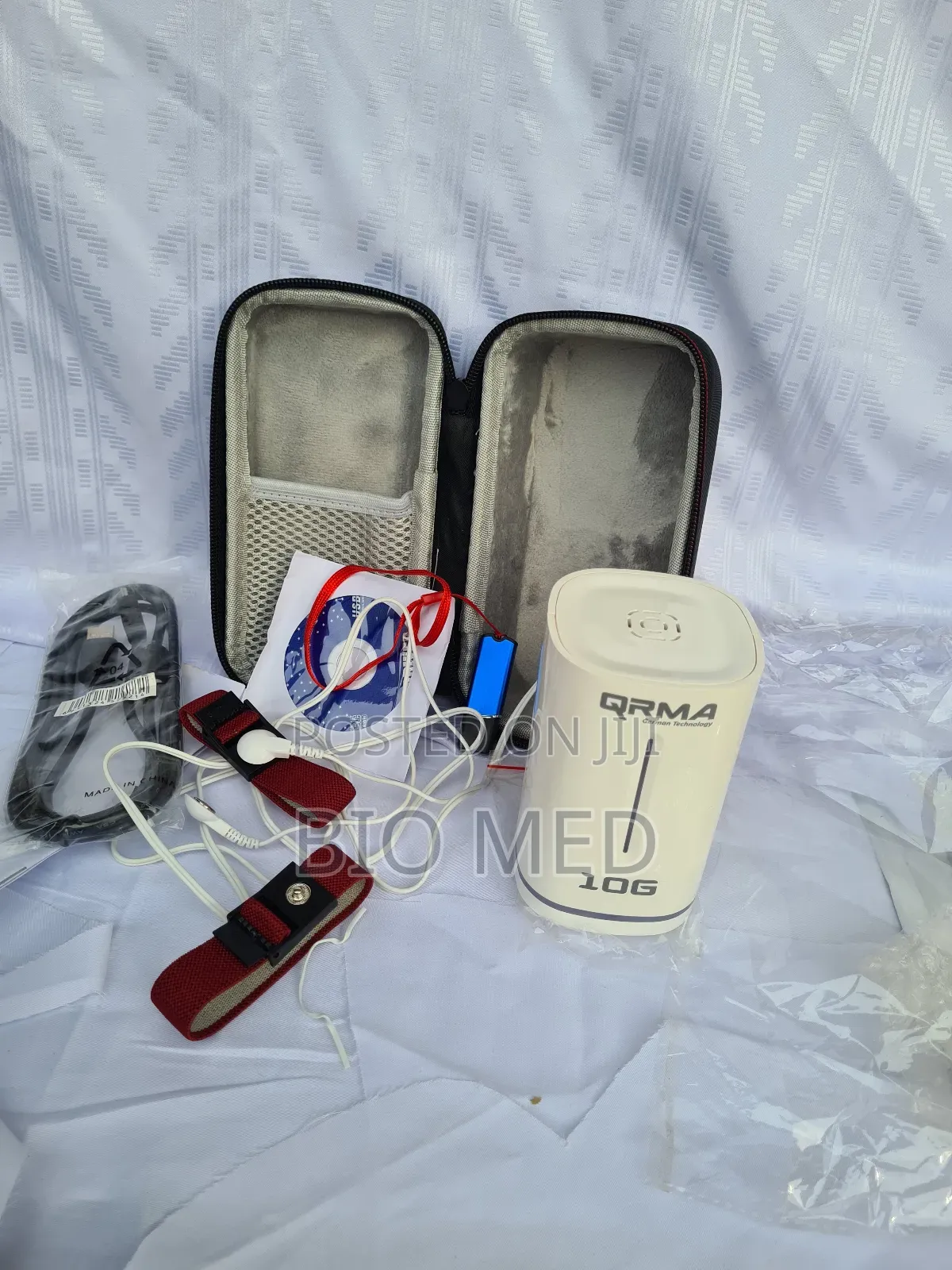 Portable Quantum Resonance Magnetic Analyzer With Hand Bands