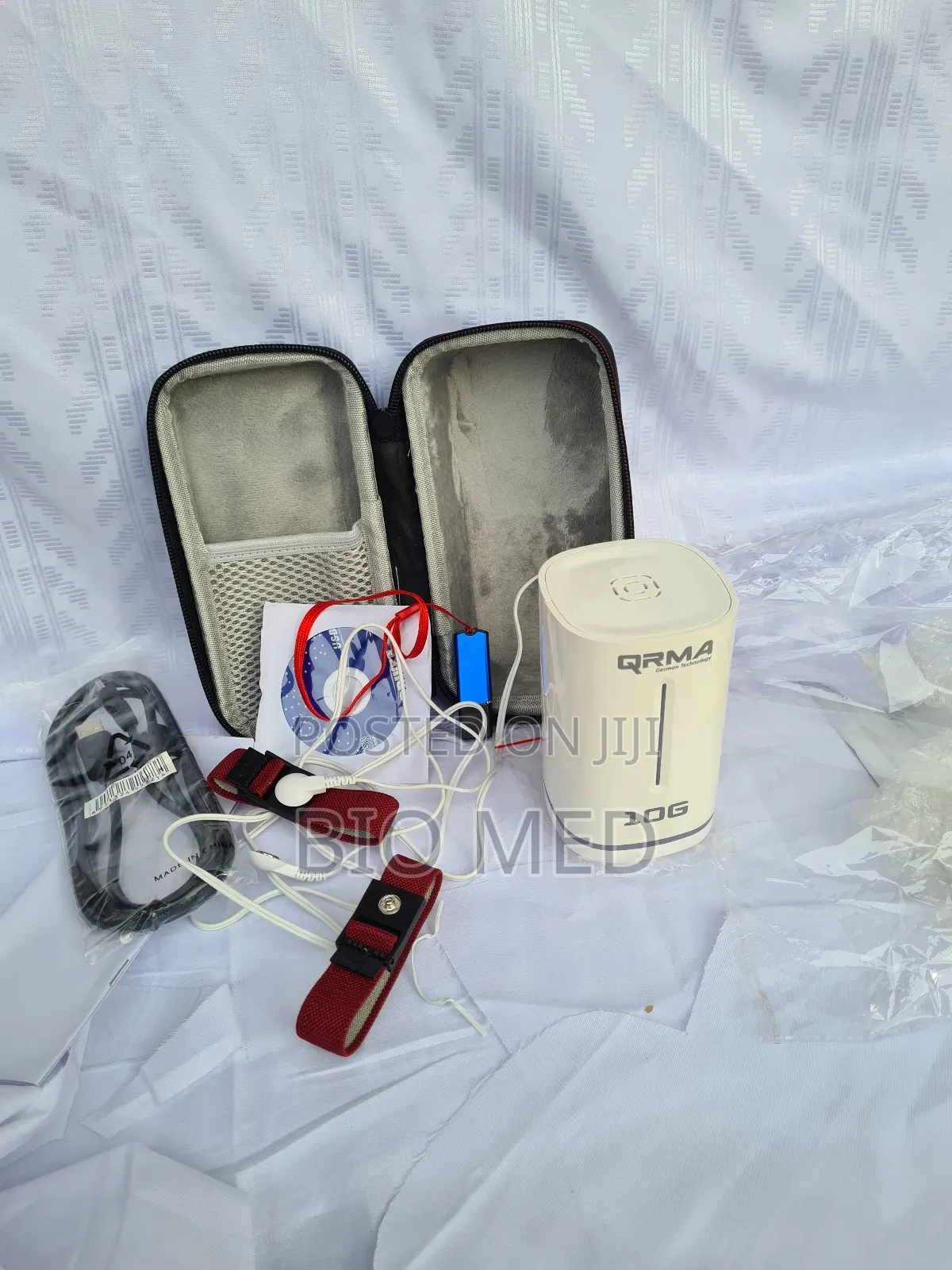 Portable Quantum Resonance Magnetic Analyzer With Hand Bands