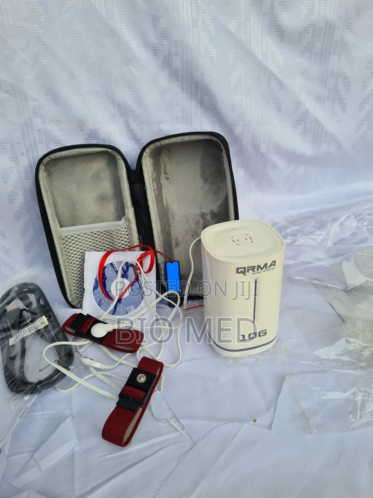 Portable Quantum Resonance Magnetic Analyzer With Hand Bands