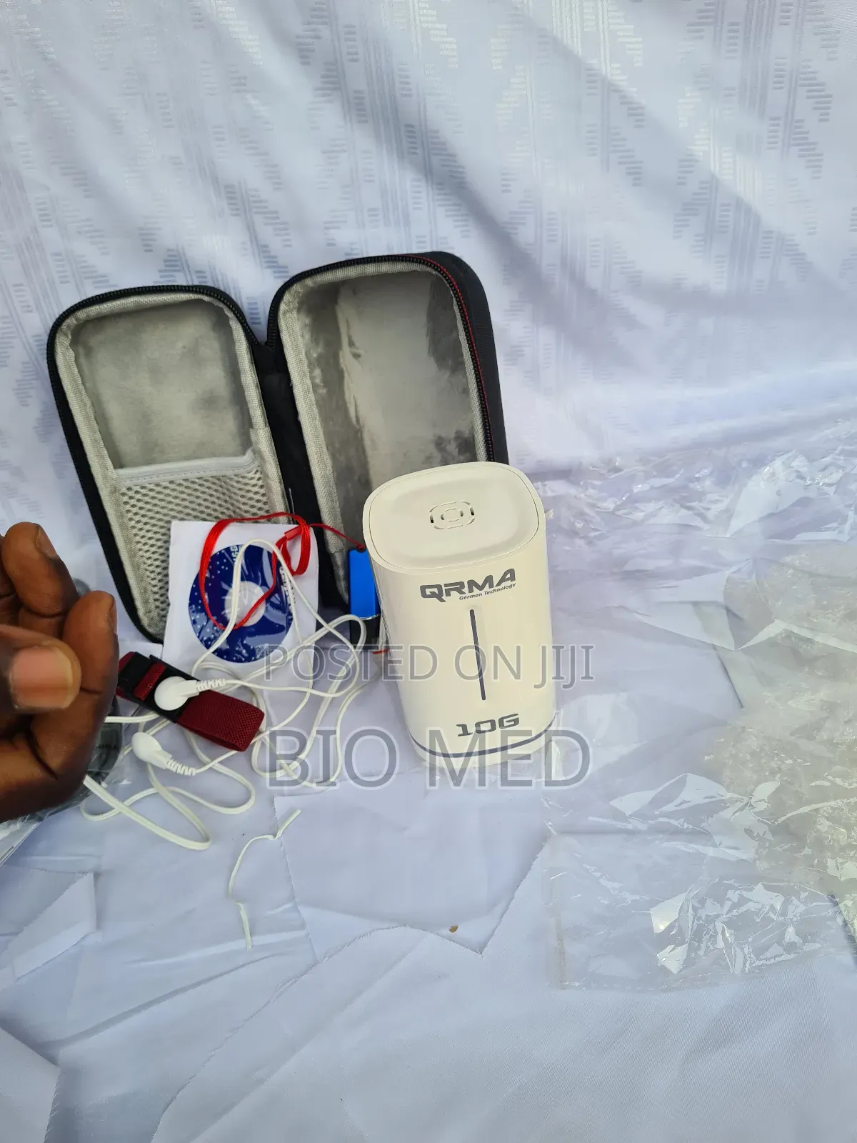 Portable Quantum Resonance Magnetic Analyzer With Hand Bands