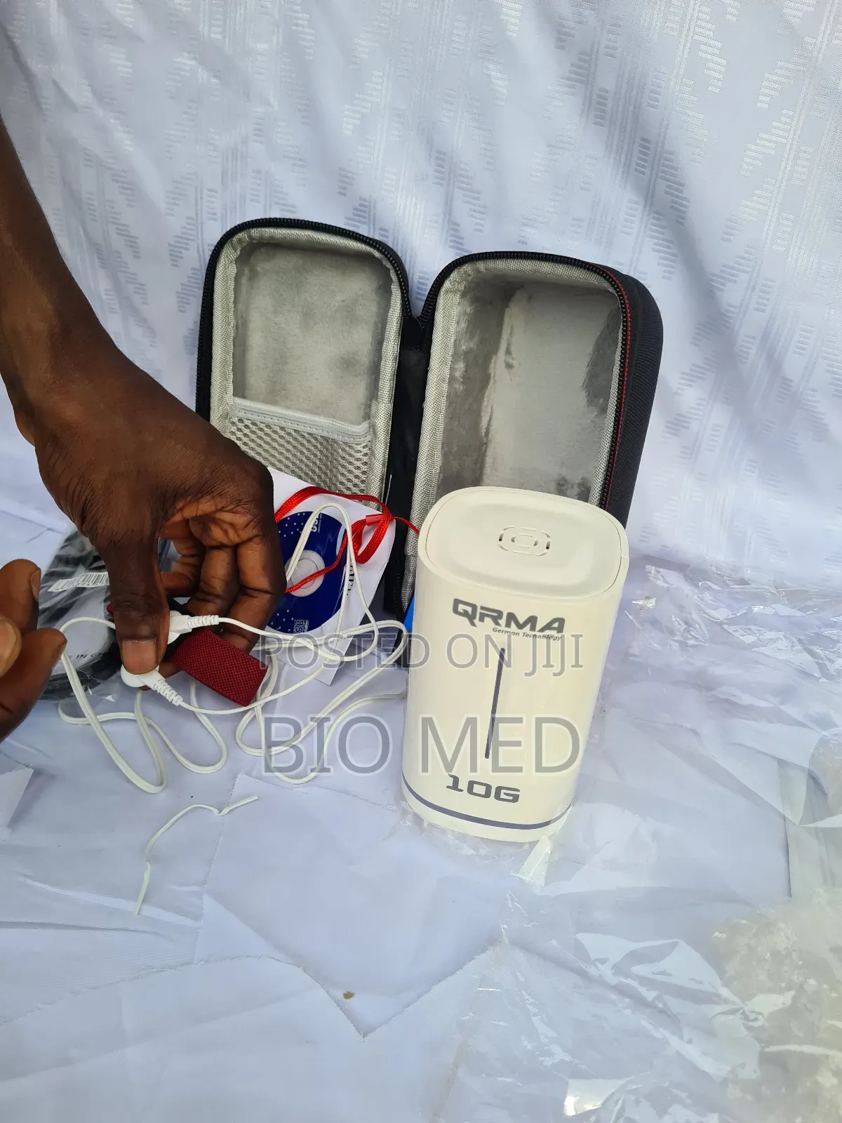 Portable Quantum Resonance Magnetic Analyzer With Hand Bands