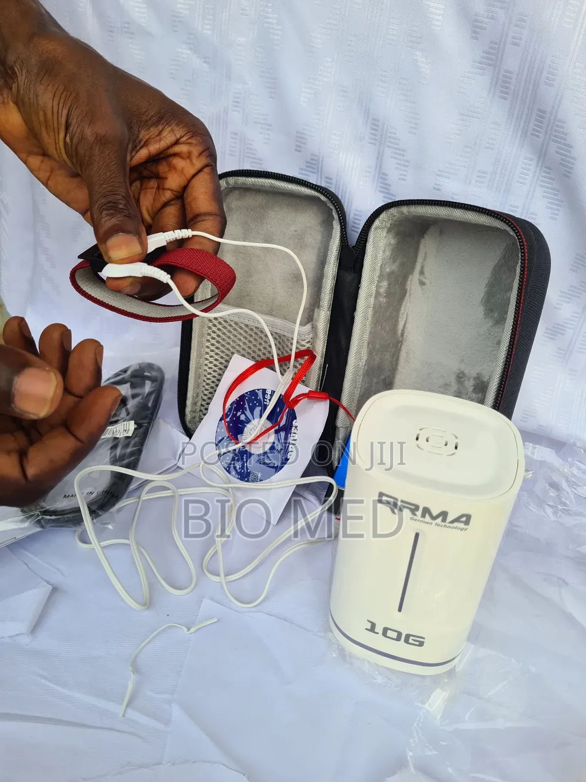 Portable Quantum Resonance Magnetic Analyzer With Hand Bands