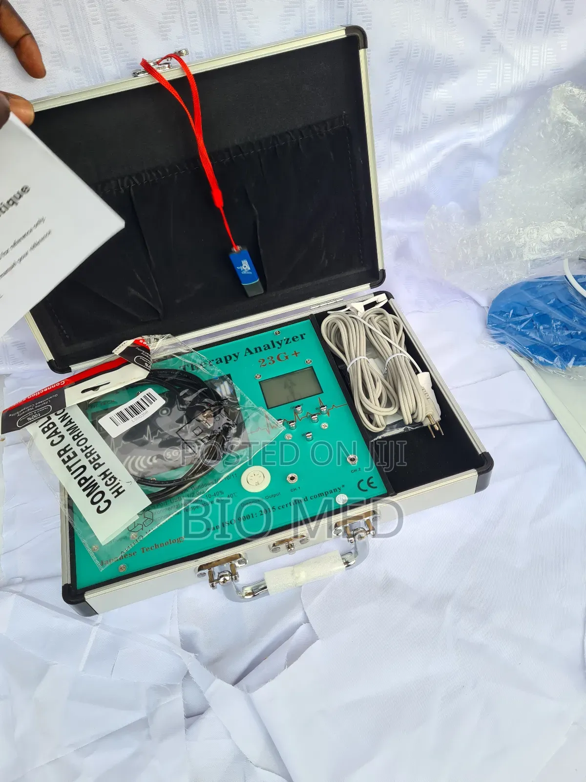 Quantum Resonance Magnetic Analyzer With Massage Function