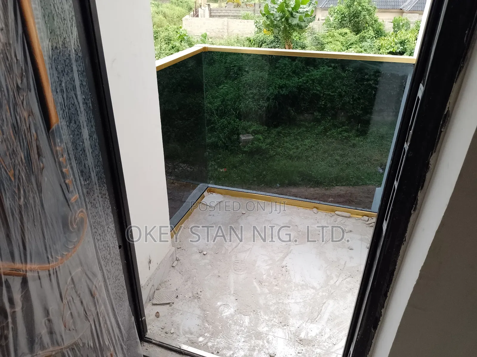 Tinted Frameless Glass Hand Rail