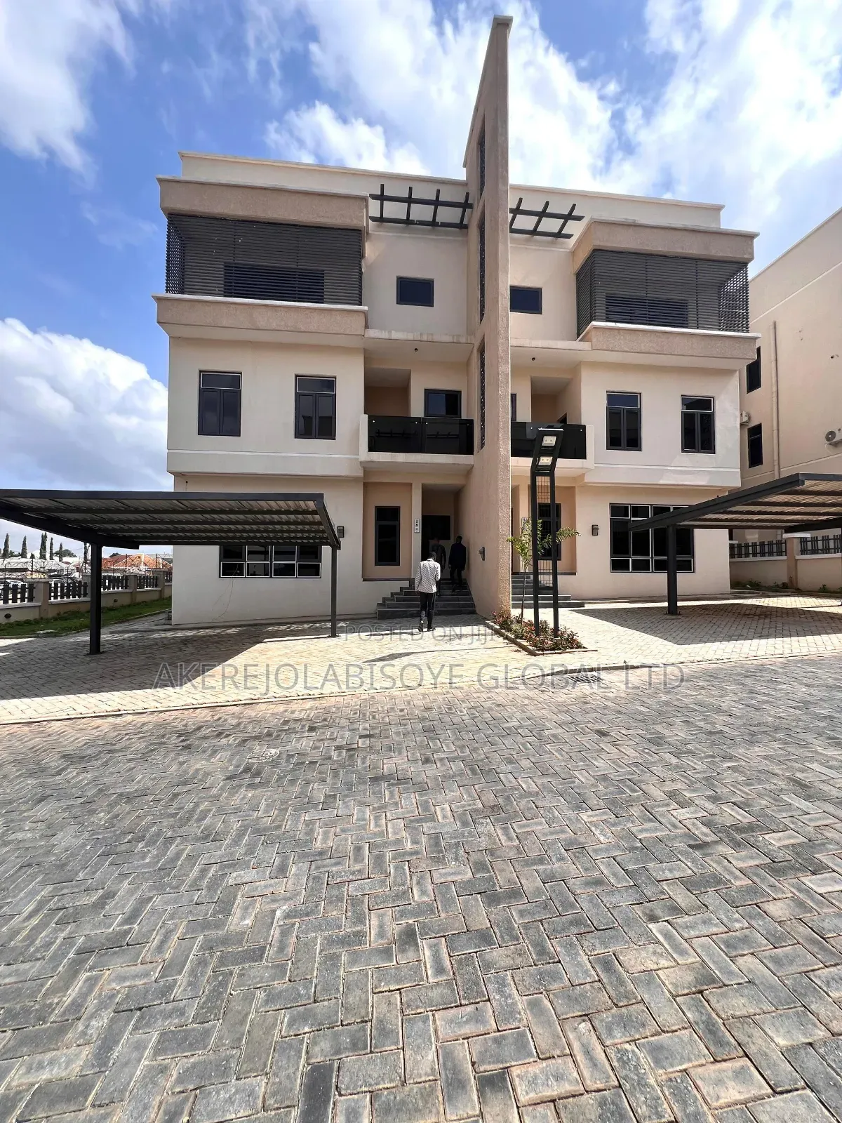 5bdrm Duplex in Guzape for rent