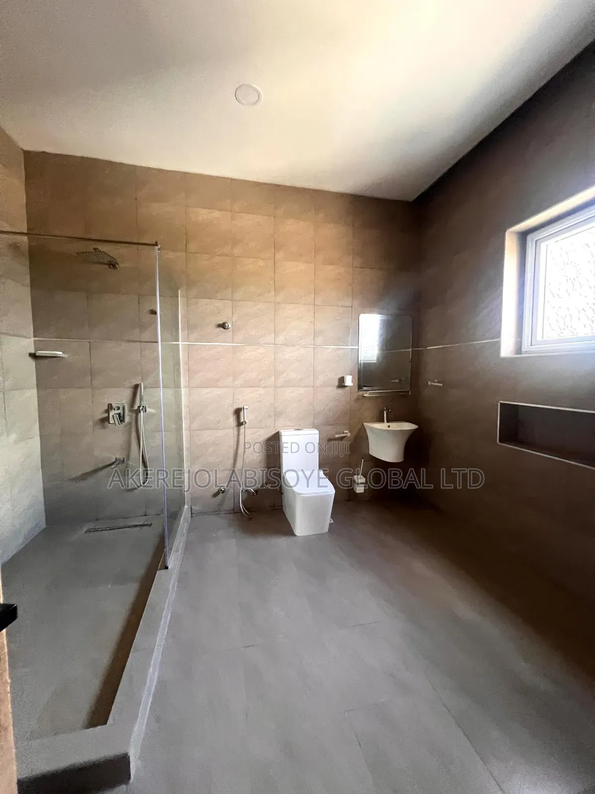 5bdrm Duplex in Guzape for rent