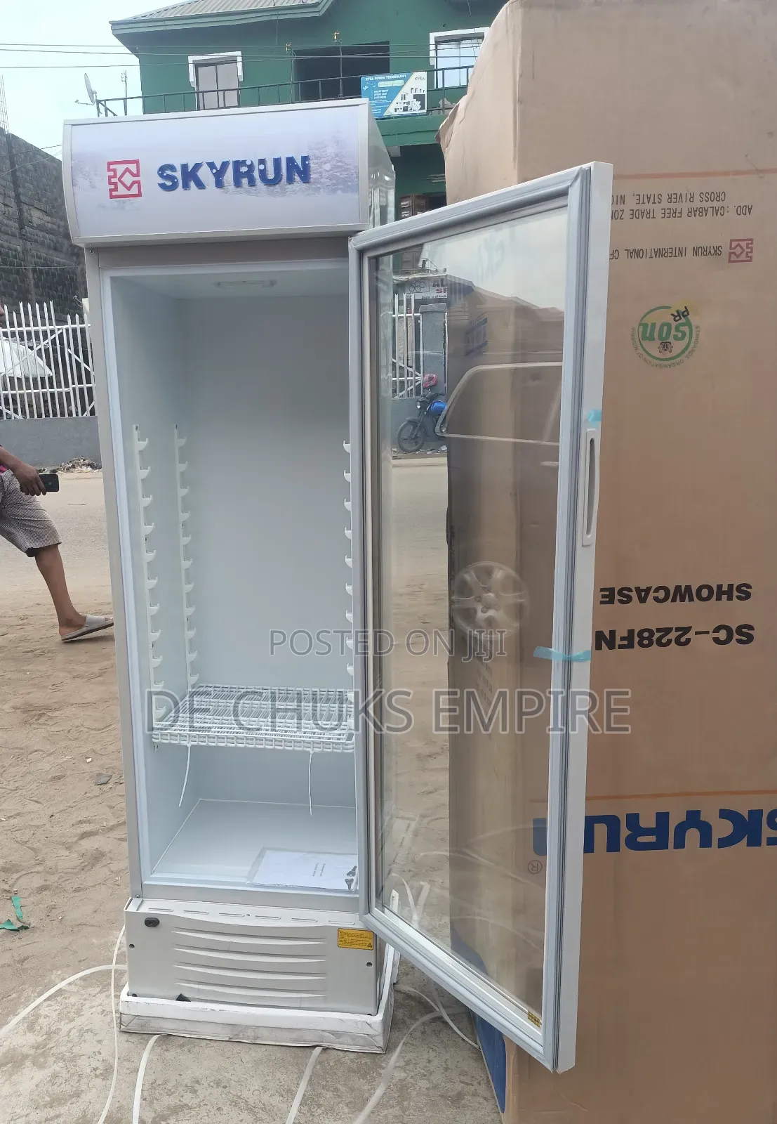 Brand Skyrun Beverage Display Chiller (228 Liters) 3 Steps