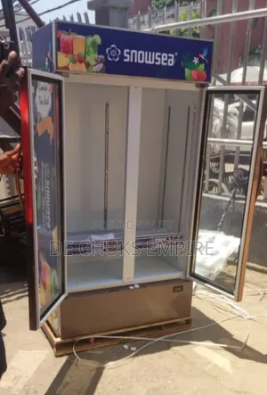 Snowsea Double Door Beverage Display Chiller (650 Liters)