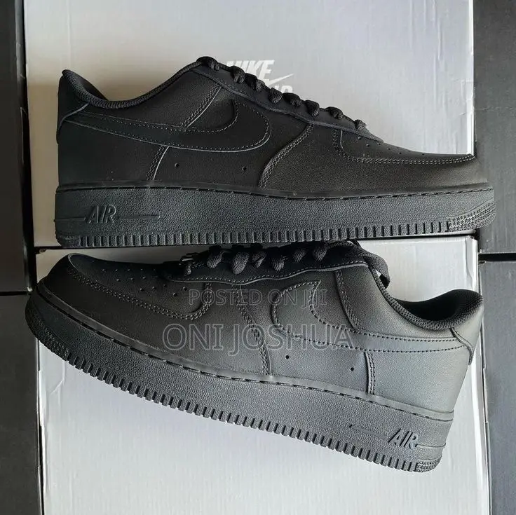 Graded Original Black Nike Airforce