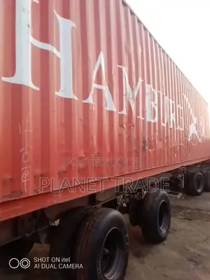 Clean 40ft Container Available in Large Quantities