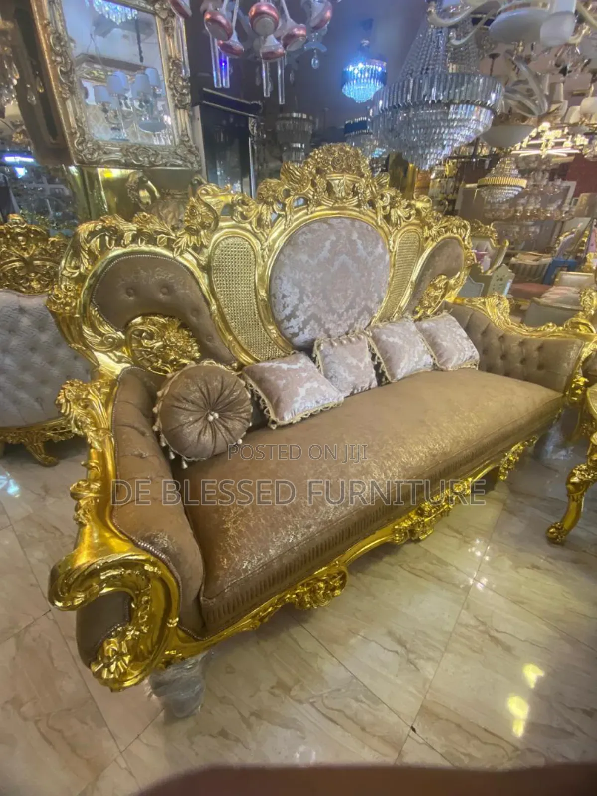 Luxury Royal Settees