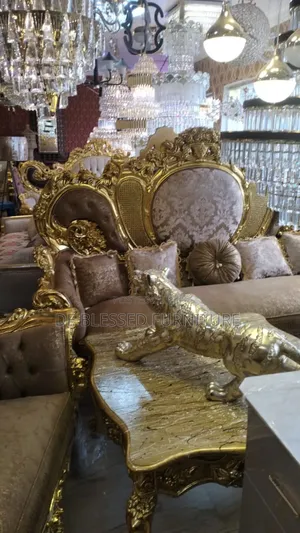 Luxury Royal Settees